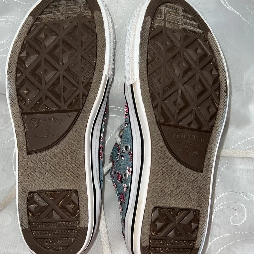 CONVERSE Chuck Taylor Floral Size 3